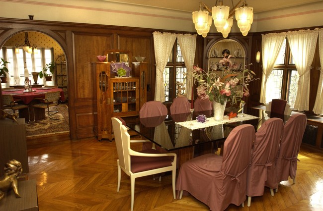 01diningroom.jpg.jpg